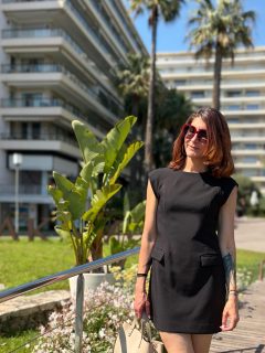 SALON 〰️ 💇🏻‍♀️ Cela fait bientôt 1 an que je confie mes cheveux - et à ma tête - à l’équipe du salon @dessange.nicegaribaldi et j’en ressors toujours autant ravie ! 

La toute première fois, j’avais les cheveux longs : je suis passée à un carré, puis j’ai changé de couleur en optant pour un roux cuivré et ensuite un « rouge » plus soutenu. Et comme j’aime le changement… là, j’avais envie d’éclaircir pour apporter de la légèreté et de la lumière ☀️ Julien s’est occupé de la couleur et Jean-Sébastien du coiffage (cette fois-ci on a pas coupé) 😍 

C’est toujours un chouette moment cette parenthèse au salon ! L’équipe est top, professionnelle, à l’écoute et surtout… je leur fais confiance ! (Et ça c’est pas rien 😅)

📍12 avenue de la République - Nice
📅 Prise de rendez-vous sur Planity 

______
#Dessange #DessangeNice #haircut #nice06